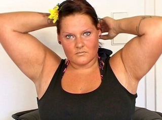 Jó nagy pina van a duci csaj alatt