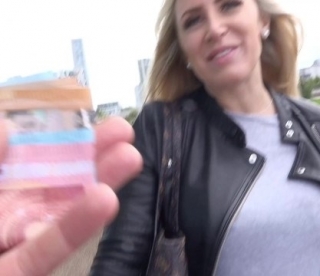 Pénzért dugható a német MILF 